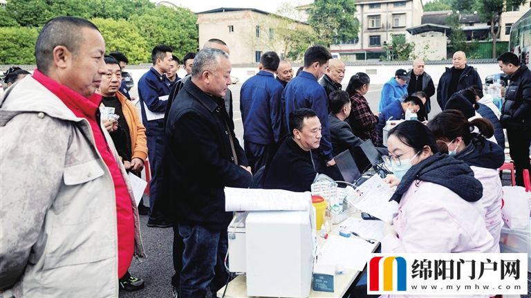 挽袖献热血 点滴总关情